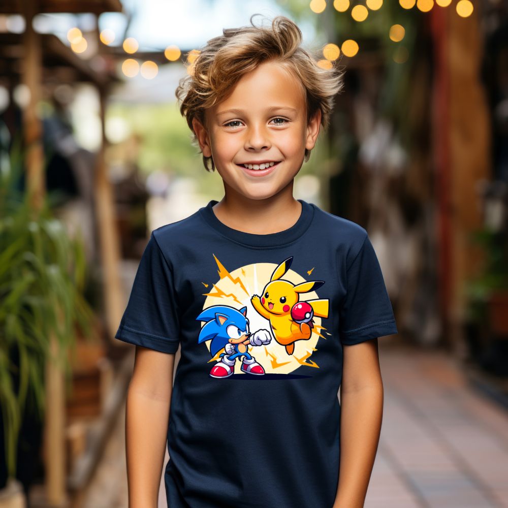 Camiseta Infanto Juvenil Personagens Pikachu Super Heróis vs Sonic